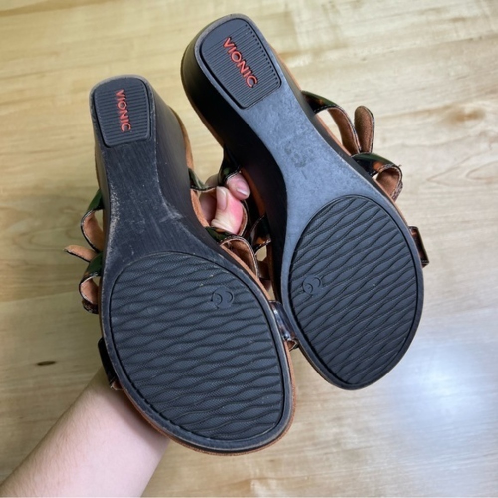 Vionic sandals size 7 - Picture 2 of 3